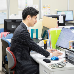 通常業務での残業はほとんど発生せず、業務が落ち着いているときなどは早上がりも相談可能です。