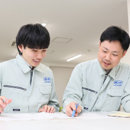 ほとんどが中途入社で、未経験者の多数。だからこそ、お互い気軽にやりとりできます♪