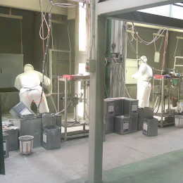 自身が手がけた消火栓ボックスは日本各地へ配送。「これ、自分が作ったものだ」と見かける機会も。