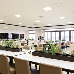 社員食堂はランチ1食225円◎出来立ての食事を楽しむことができます！