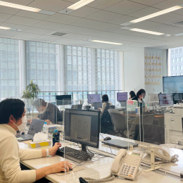 営業未経験からスタートした先輩も多数活躍中！時間外労働の削減に取り組んでおり、働きやすい環境です。