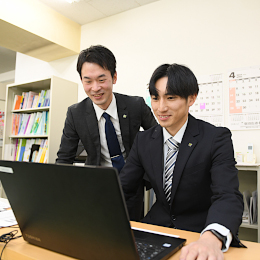 【人間関係良好】「教室運営のこんなところでつまずいている」という悩みも、先輩に相談し即解決！