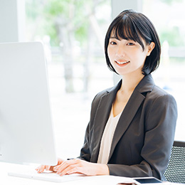 20代の若手社員が多く、チームでアドバイスしあいながら成長しています。