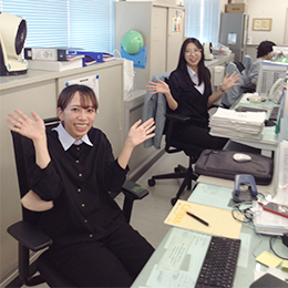 営業アシスタントもおり、事務作業の負担を軽減しています！みんなでご応募お待ちしております！