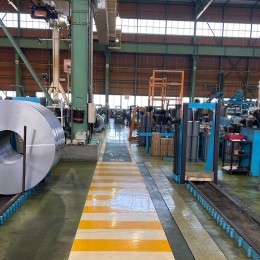 慣れてきたら別の生産ラインや機械の操作に挑戦。一つの作業だけでなく、幅広い経験を積むことができます。