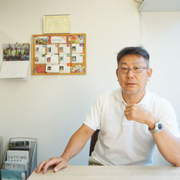 貧困に喘いでいた途上国の子供達の写真を見ながら「この子は既に自立できるようになって…」と優しい社長。