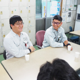 20代～30代を中心に、幅広い年齢層が在籍。いつでも笑い話に花が咲く、フランクな仲間たちです。