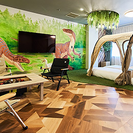 福井県の恐竜ホテルこと勝山ニューホテル。地域らしさを活かした新しい街のシンボルとして愛されています。