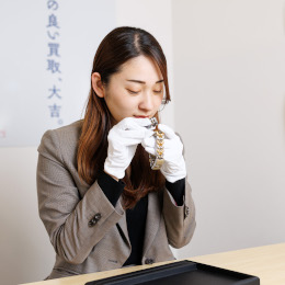 品物の価値を正しく見極める力が身につきます。手に職をつけたい方にピッタリです♪