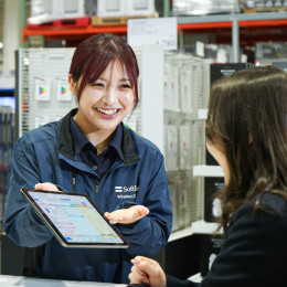 【チームで働く】商品説明、契約はそれぞれ担当を分けており、メンバーと連携しながら働きます！