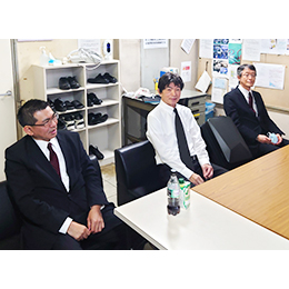 休憩室での一コマ！親切丁寧な教習と社員の方の礼儀正しさに感動しています。