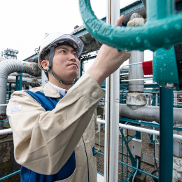 運転するには大量のエネルギーが必要なので、省エネ、省CO2にも気を付けています。