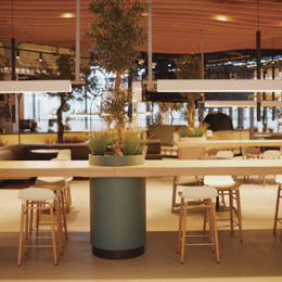 交流会や社員旅行など、別拠点・別部署のメンバーと関わる機会も豊富！昨年の社員旅行は沖縄に行きました。