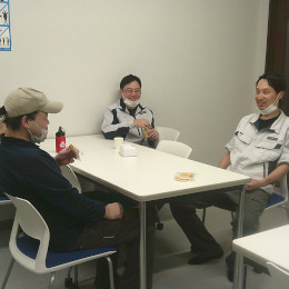 休憩室も完備！他スタッフと談笑したり、1人で過ごしたり、思い思いにリフレッシュできます★