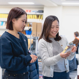 天満橋駅直結「OMMビル11F」
見晴らしも良く、社内でも好評なオフィスです。