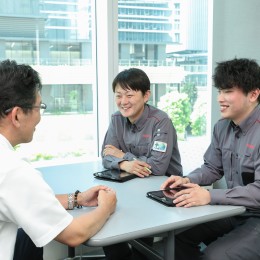 月に一度は部門会議を実施。情報交換や応援調整を行い、一人ひとりに無理をさせない体制を整えています。