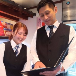 接客も調理もイチから先輩社員が優しく指導。複雑な内容はないため、未経験からでも十分活躍できます！