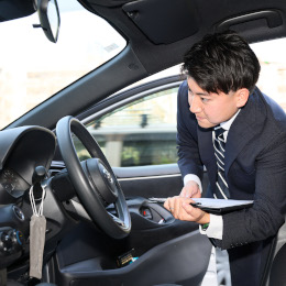 自動車の知識など基礎から教える研修や査定マニュアルも完備。未経験の方も安心してスタートできますよ。