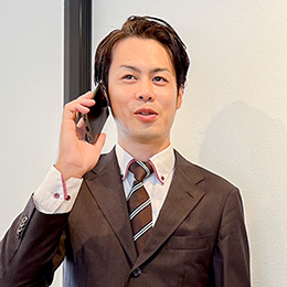 完全週休2日制で、
仕事の都合がつけば
定時退社も可能。
プライベートとの
両立もしやすい環境です！