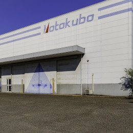 社屋は広々としており、のびのびと働くことができる環境です。