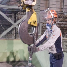 お客さまからの注文内容に合わせて、正確な製品が完成するよう、丁寧に業務を進めていきます。