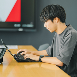 多様なバックグラウンドを持ったメンバーが在籍。幅広い領域で個々の強みを活かして活躍しています。