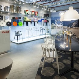 素晴らしいデザインと高い品質のイタリアブランド『Kartell』の日本総代理店を務めています。