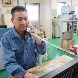 日々の業務は、お客様からの電話対応やメール対応などの内勤業務が中心です。