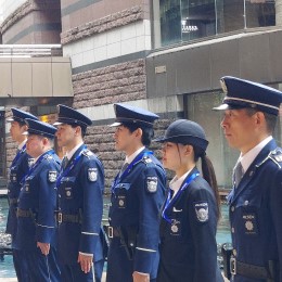 チームで連携しながら警備をします◎20～60代の男女関係なく活躍中です！