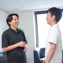 ときには笑いが溢れるような、明るく温かな職場環境です。