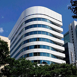 勤務地は名古屋支社または豊橋支店からお選びいただけます。転勤なしのため、将来設計もしやすいです。