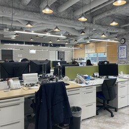 和やかな雰囲気の職場です。
定時ぴったりに帰る日がほとんどのためプライベートもしっかり確保できます！