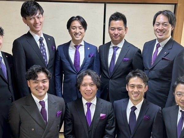 弊社メンバーです。楽しくやっています！