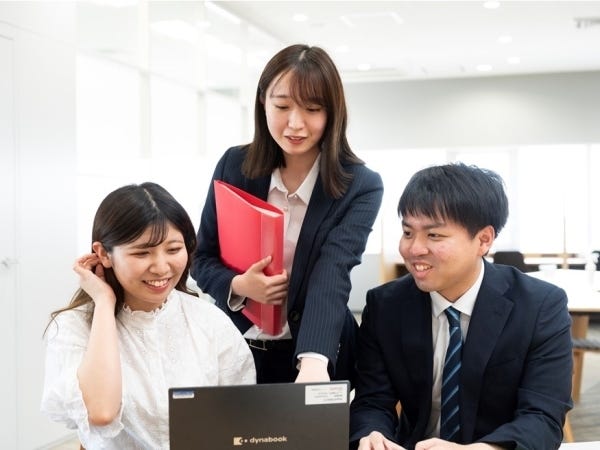 【研修終了後も安心のサポート体制】先輩のフォローを受けながら自分なりに復習をしていただき、業務知識を深めていただきます^0^