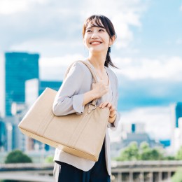 年休125日以上、残業も少なめ。
ライフイベントも見据えて働ける環境です！