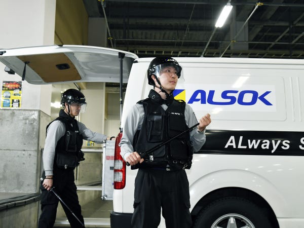 小売店の販売員、アパレル店員、営業、事務など、転職者の86.9％が異業界出身。未経験からでも始めやすいお仕事です。