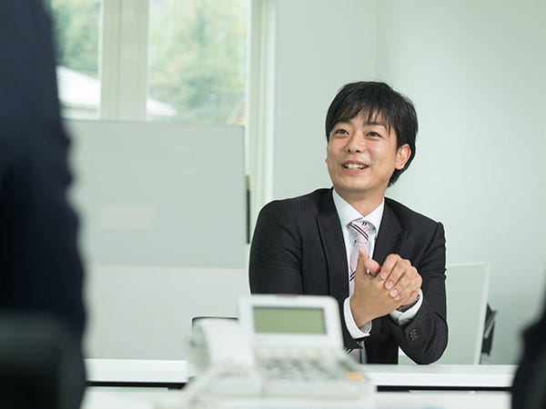 入社後は、商材知識や当社の営業方法を学ぶところからスタート。先輩のもとで少しずつ経験を積みながら、独り立ちを目指しましょう。