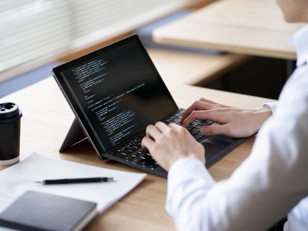 Webライターとして、企業の中で活躍する方もいれば、フリーランスとして活躍している方います！一人ひとりのキャリアビジョンを支援します！