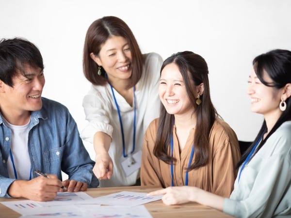 私服で勤務、カジュアルスタイル