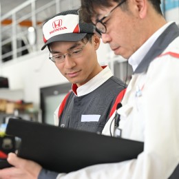未経験スタートの方は特に、マンツーマンでイチからしっかりお教えします。ご安心ください！