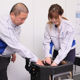 ほとんどの先輩が半導体以外の業界からの転職者。不安もわかってくれるので質問もしやすいですよ♪