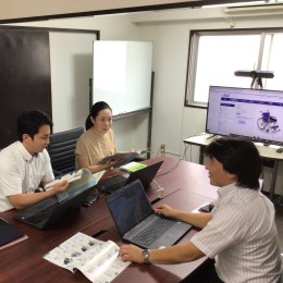 わからないことがあれば抱え込まずに先輩や上司へ相談してください。すぐに力になってくれます！