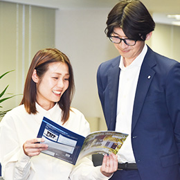 世界各国にある有名な超高層タワーや大型複合施設、スタジアムなどにも当社の製品が採用されています。