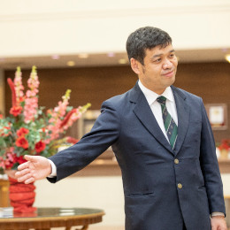 接客業の経験がなくても、充実の教育制度でしっかりフォローしますのでご安心ください。