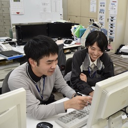 各拠点に頼れる先輩スタッフが在籍！しっかり仕事を教えてくれます。