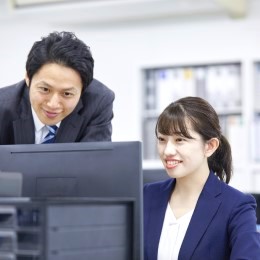 全くの未経験から入社した先輩も多数。分からないことがあれば、いつでも頼ってくださいね！