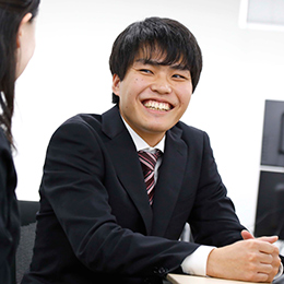 20代の若手社員も自ら問題点を見つけて改善を実現。年齢や社歴に関わらず積極的に発信できます。