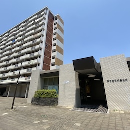 UR都市機構の100％子会社として設立されました。強固な経営基盤のもと、安定した経営を続けています。