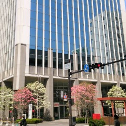 オフィスは堺筋本町駅から徒歩3分の「サンマリオンタワー」。アクセスしやすい好立地です！