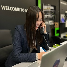 電話対応や顧客管理、そして書類作成などを通して、店舗運営を支えるやりがいがあります。